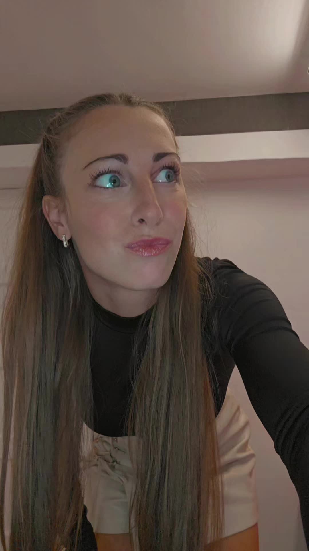 @𝐀𝐧𝐨𝐮𝐤