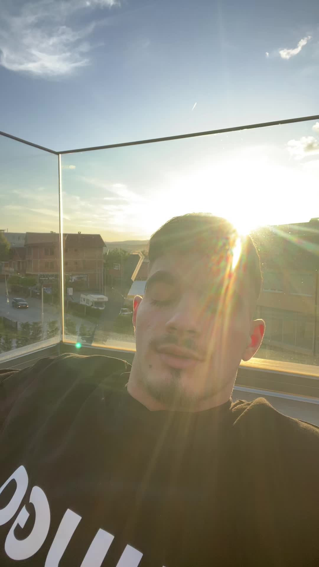 @E R I🇦🇱