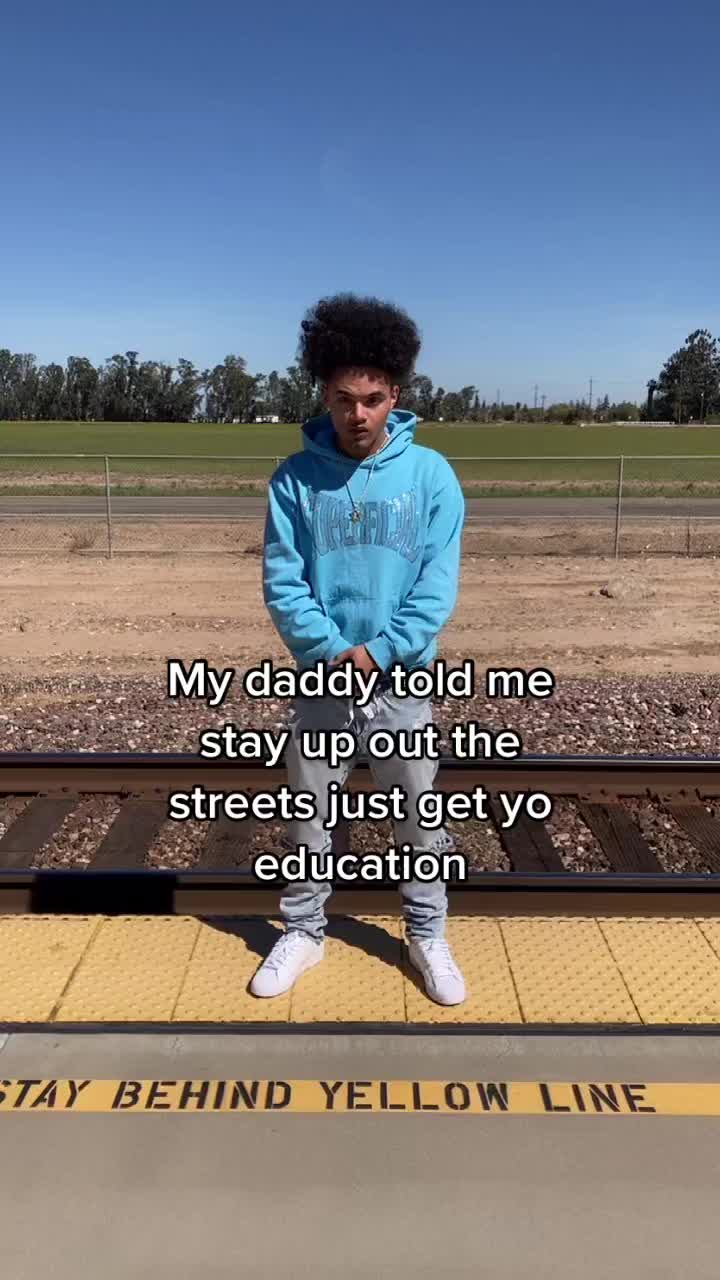 @deemakeithappen_