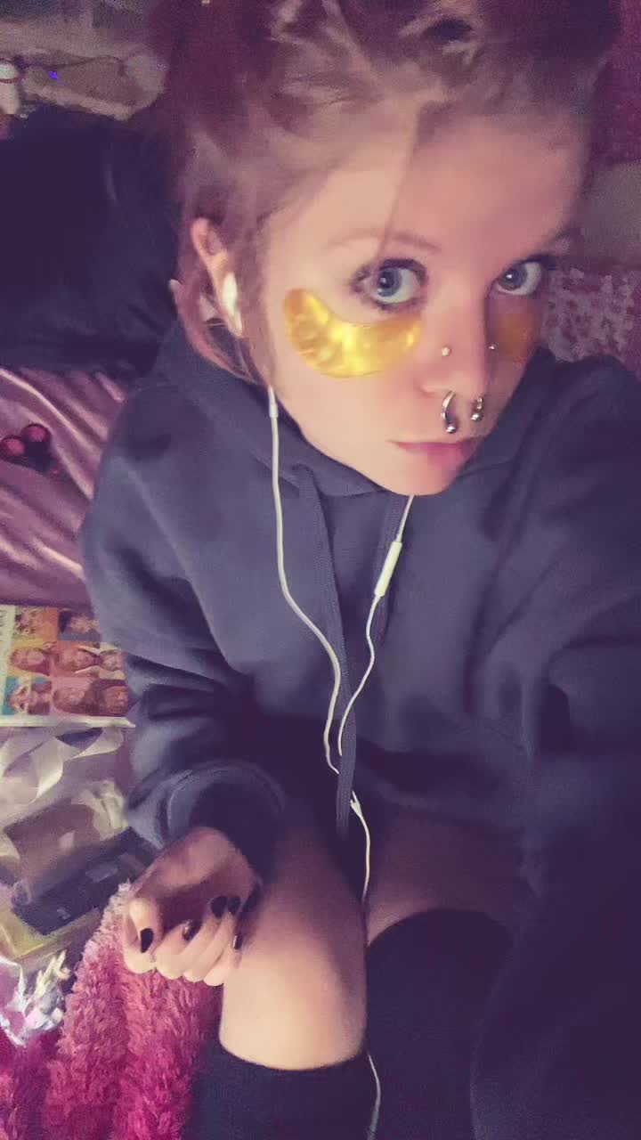@R 🌟