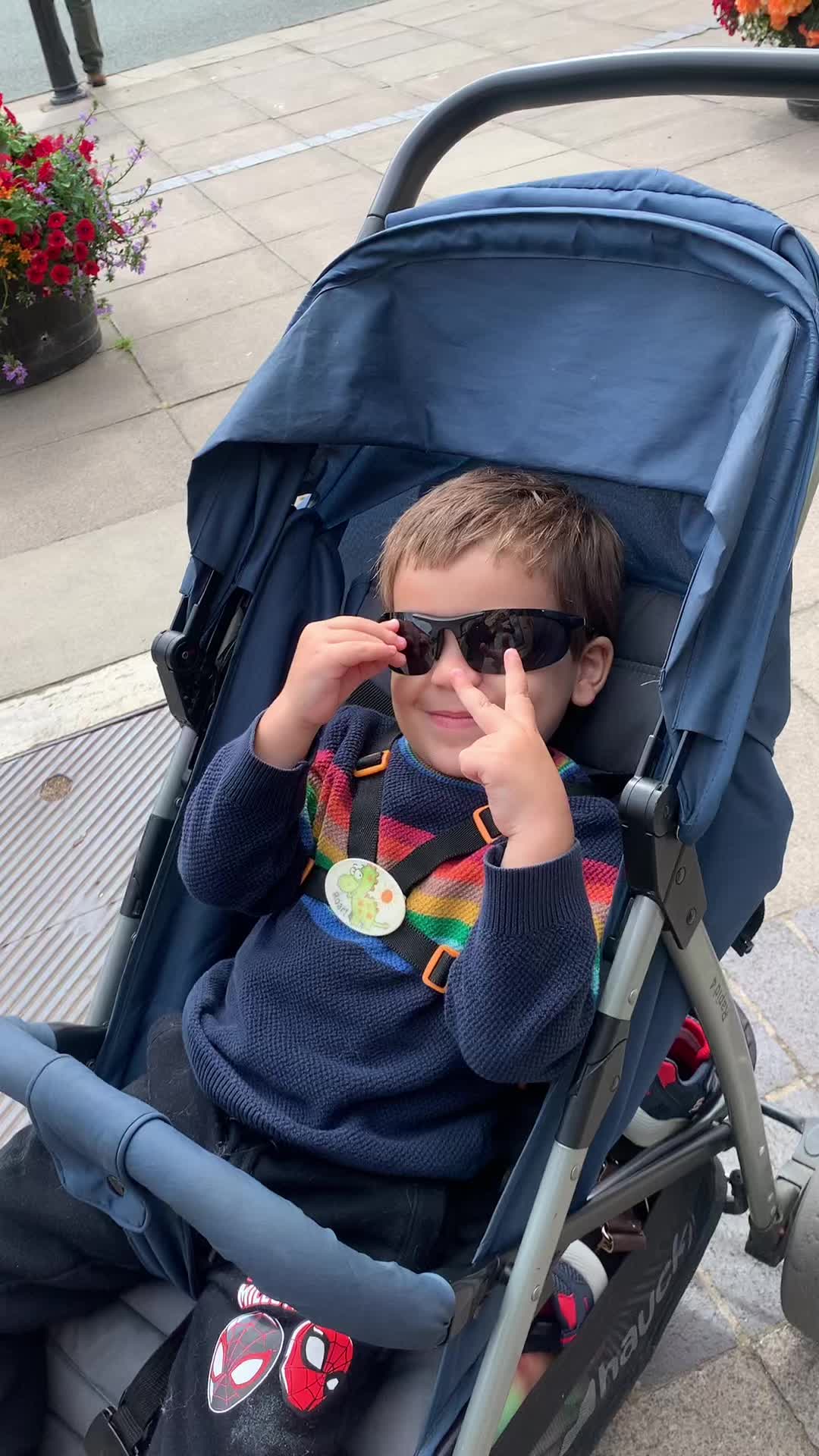 @Pequeño Lewis