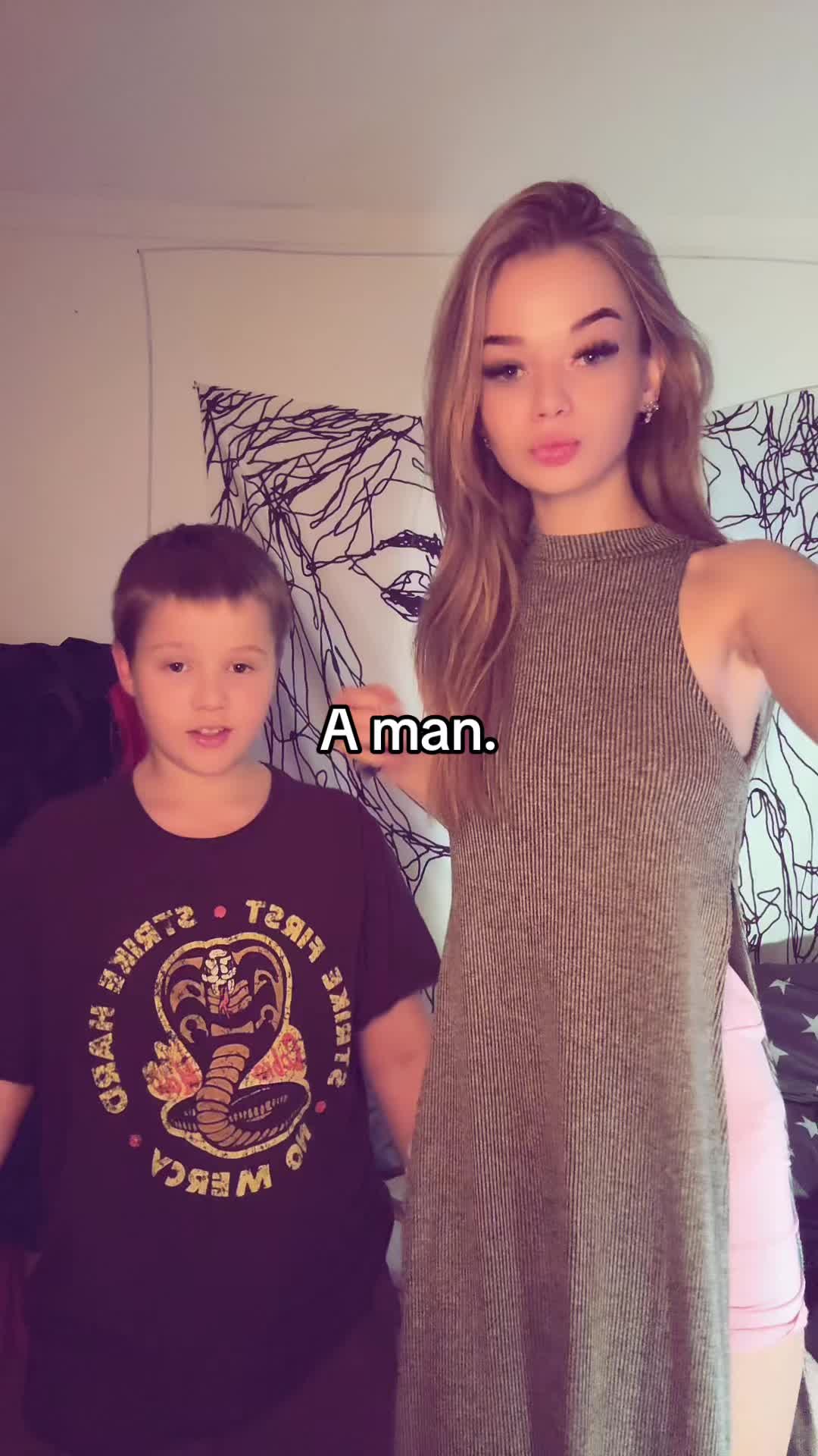 @Hancsi_._