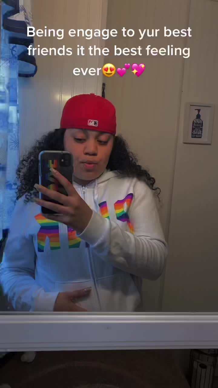 @Engaged 💍🏳️&zwj;🌈❤️Tay Fianc&eacute;💕
