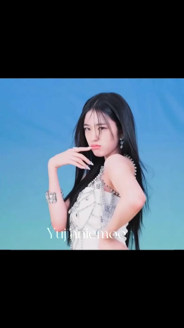 @Yujin