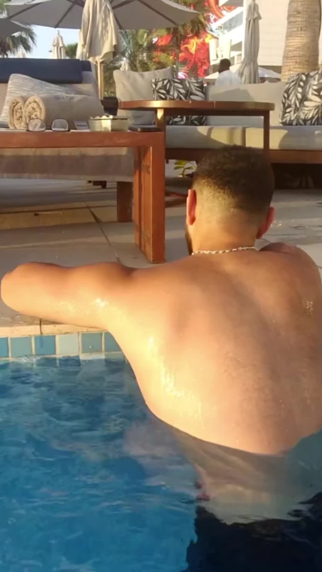 @أيمن