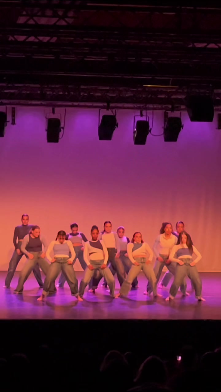 @NEEDS DANCE CREW