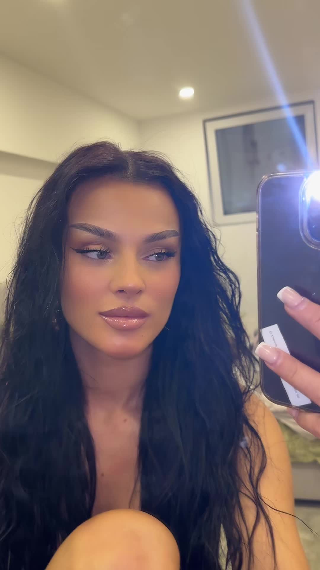 @Dona_Hoxhaa