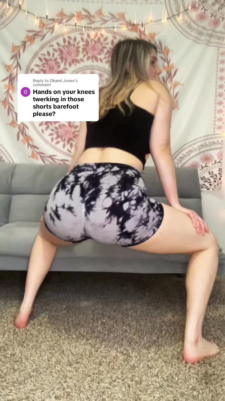 @BananaCutie43