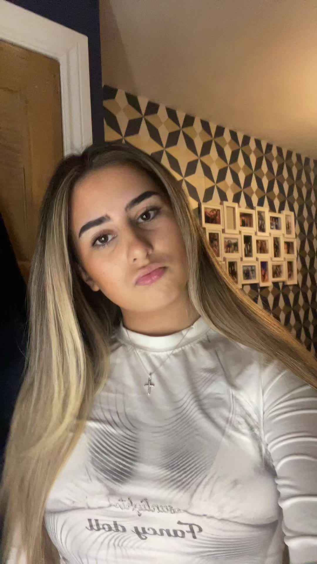 @anna x