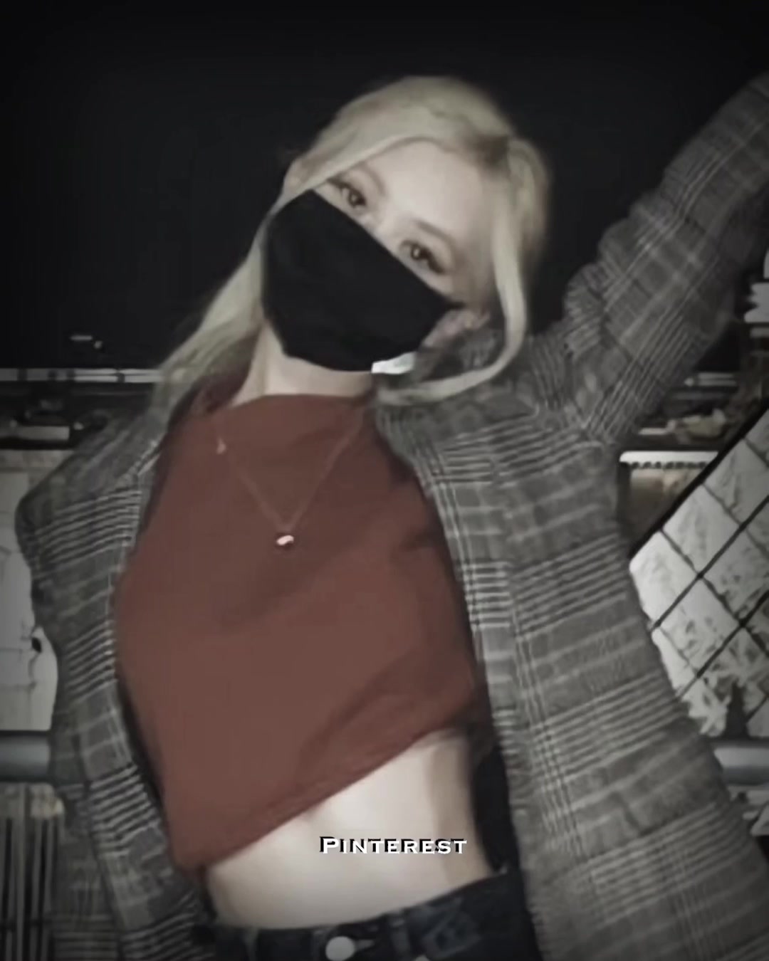 @-R-