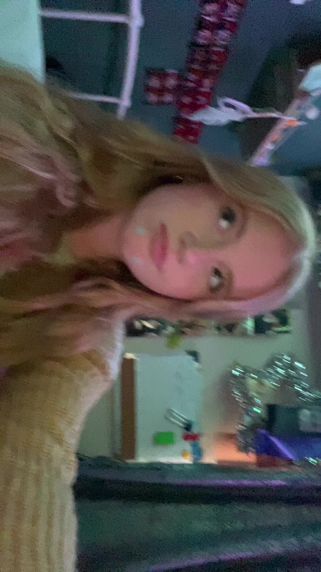 @Ella