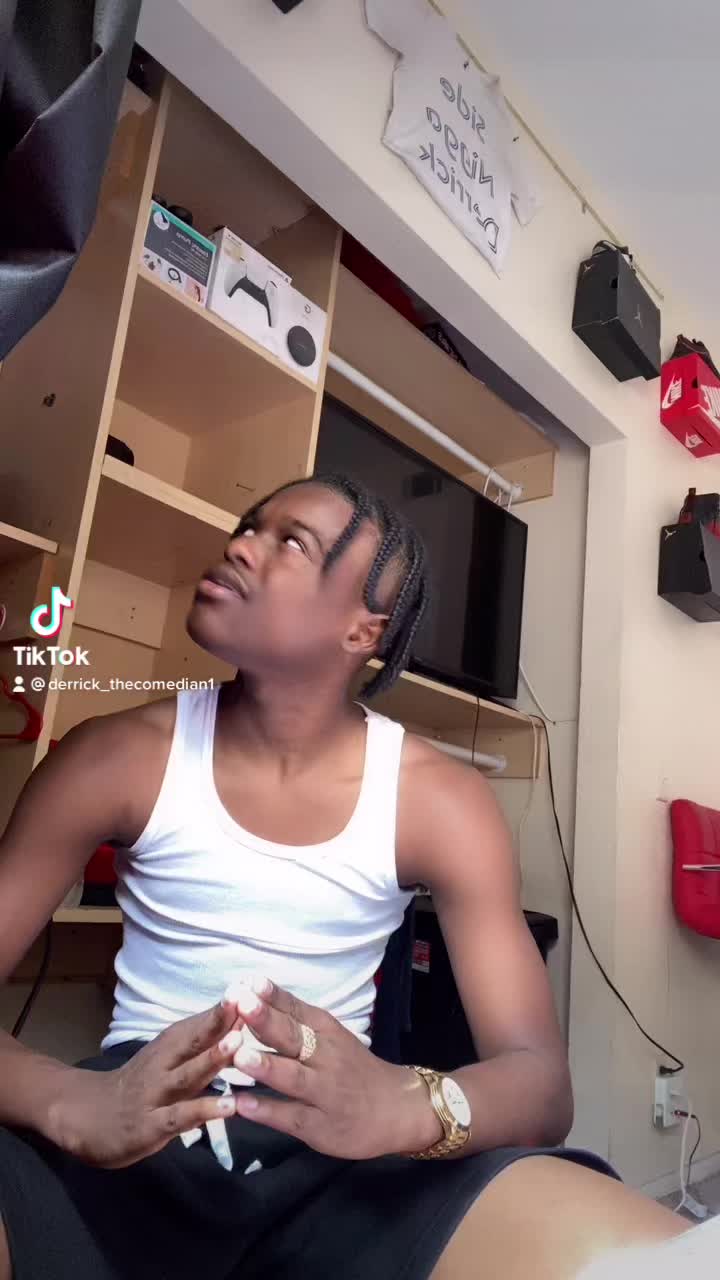 @Derrick_thecomediann