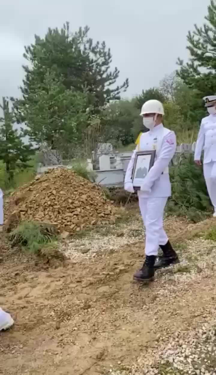 @𝙀.𝘼