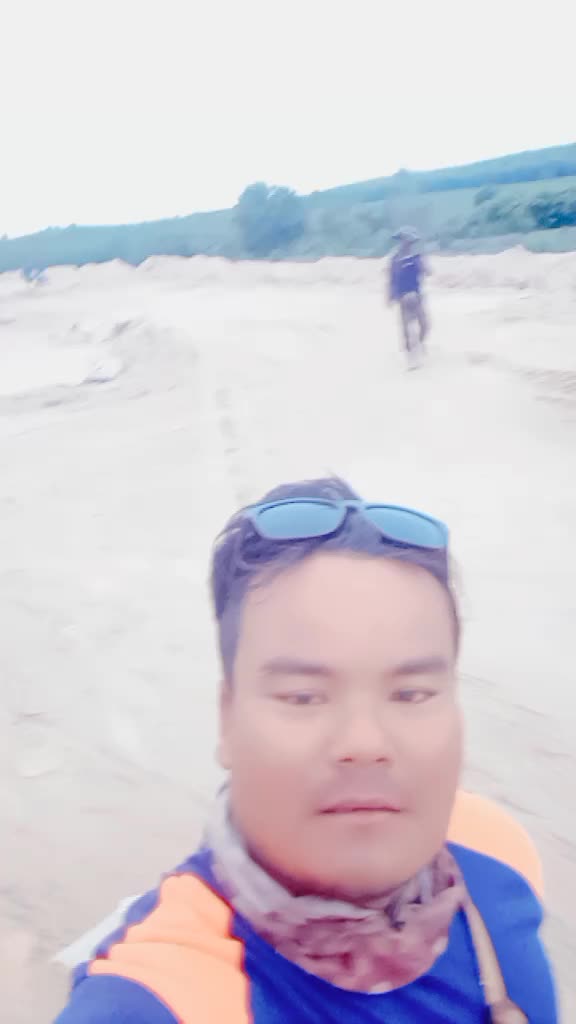 @ငါပြောရင်နားတောင်မှာလာပြော