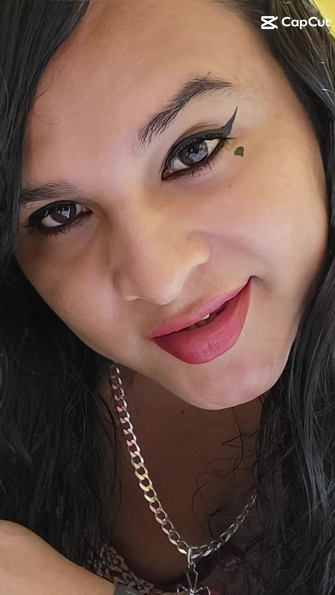 @Ana la catrachita
