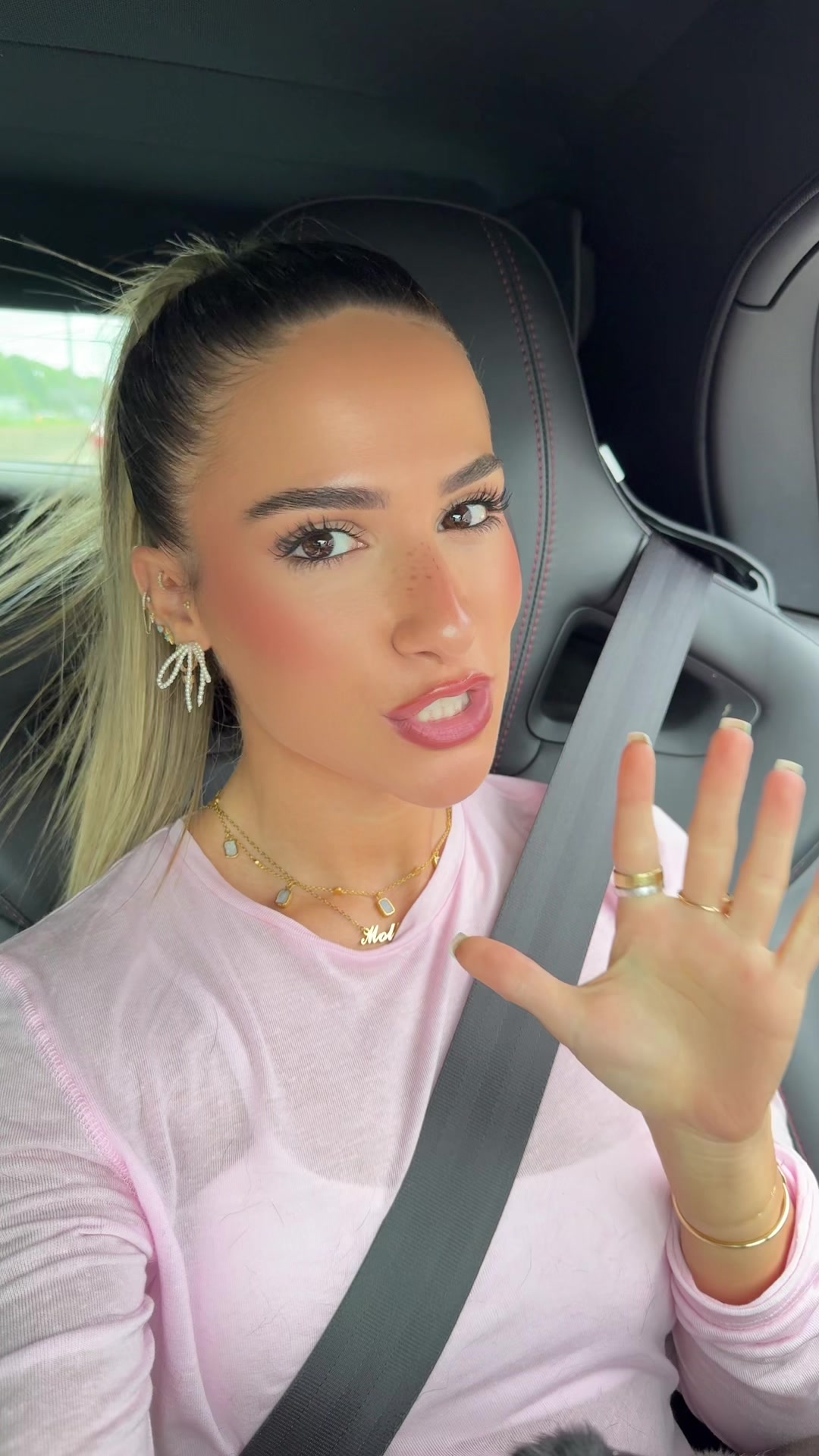 @Mollyella