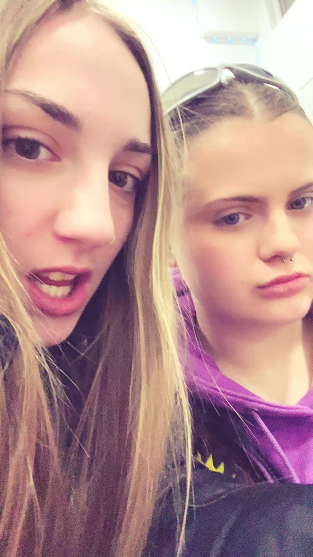 @🍒😮&zwj;💨