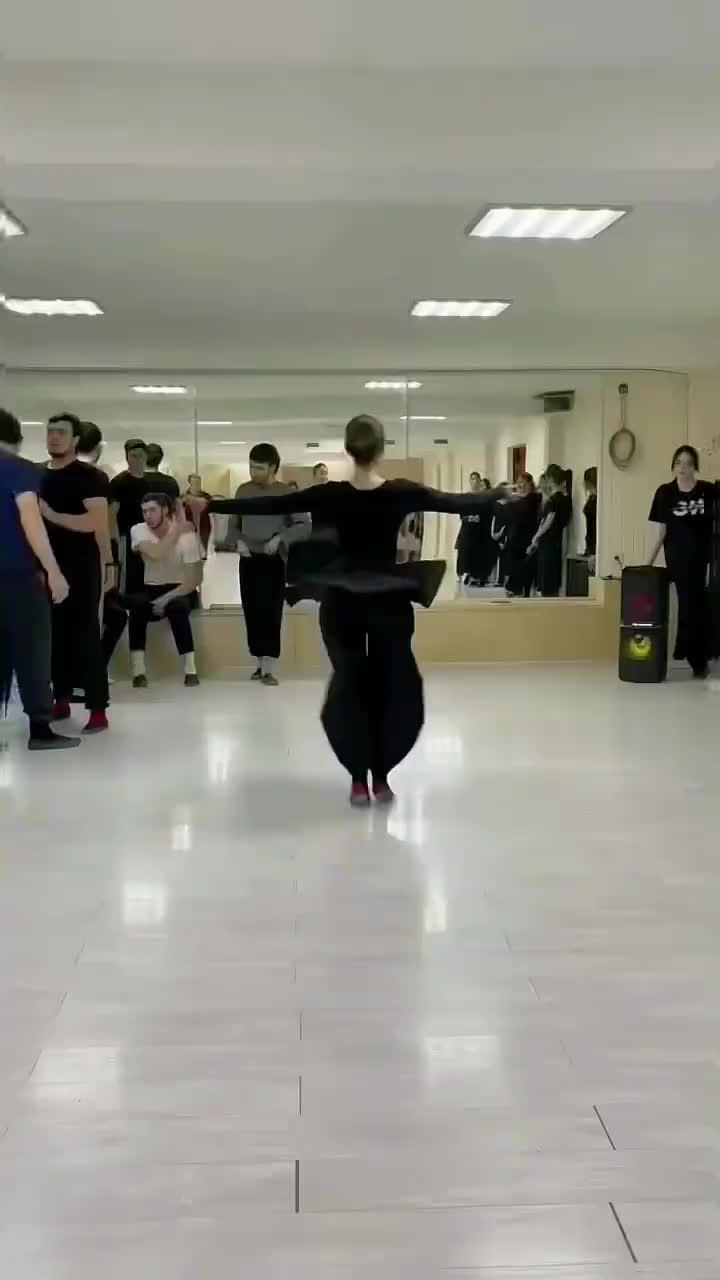 @funny dancer