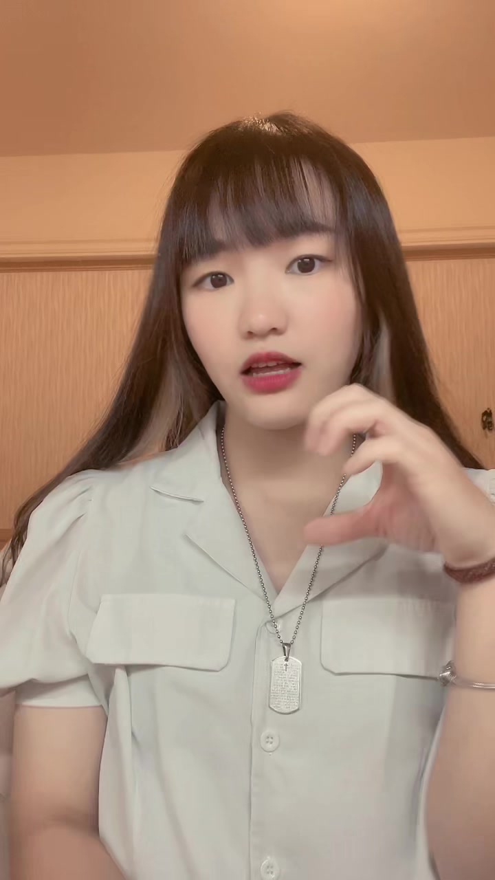@被咬一口的衣服