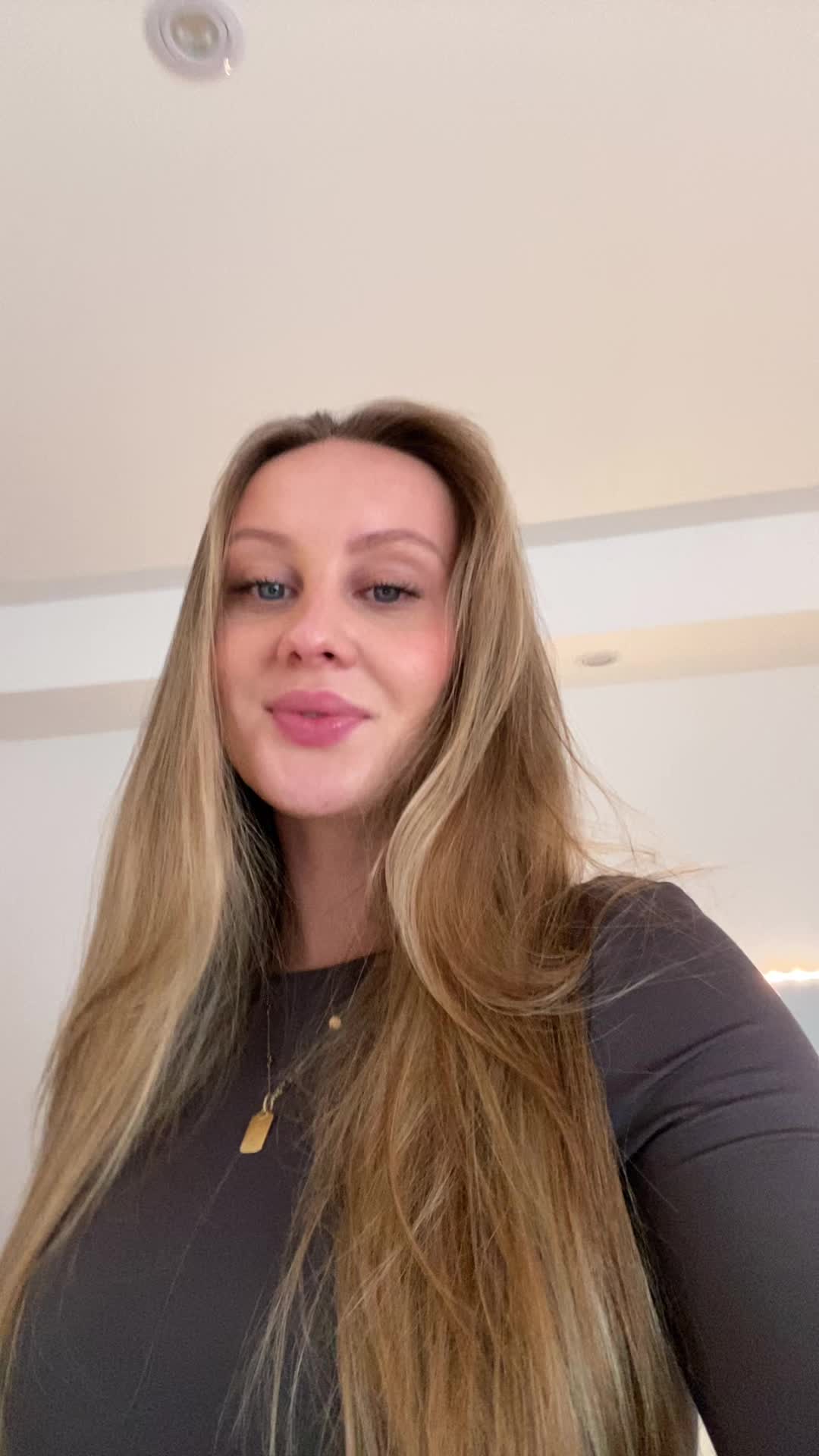@Bella