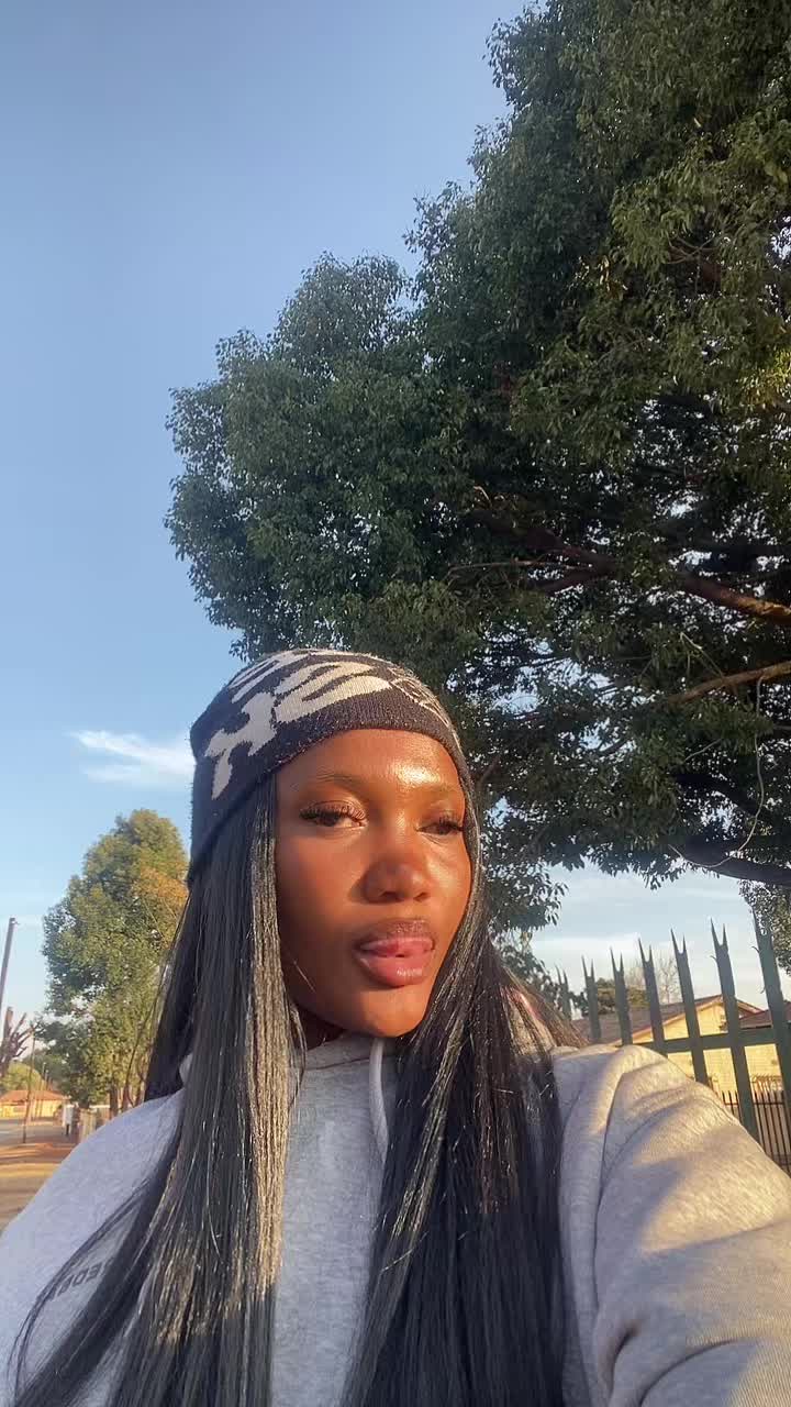 @thethronee