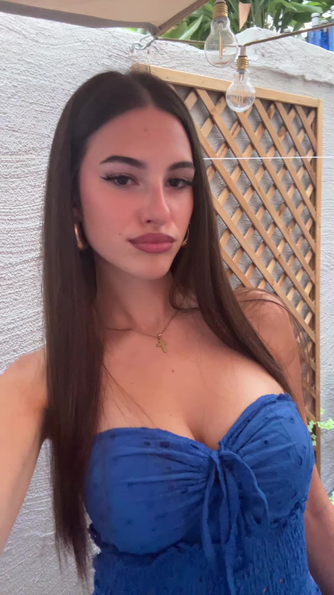 @່Cecilia g