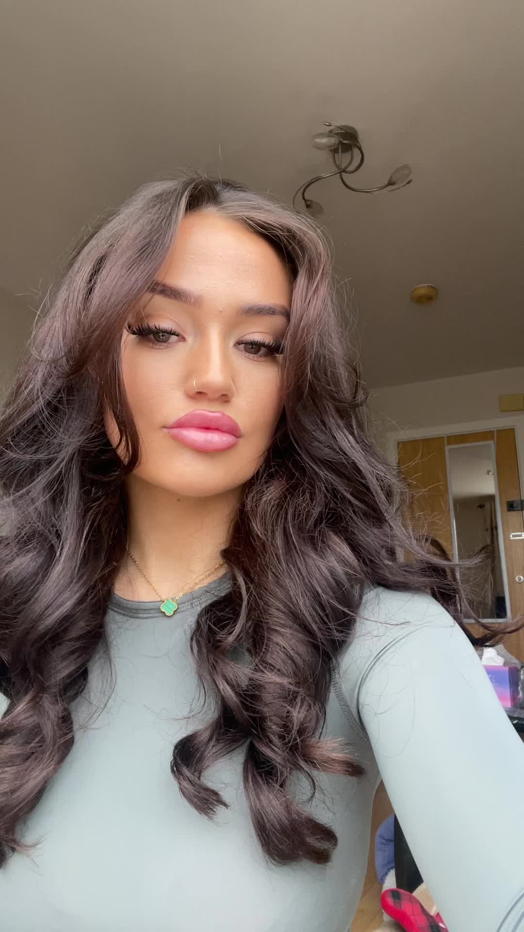 @_jasminevalentine