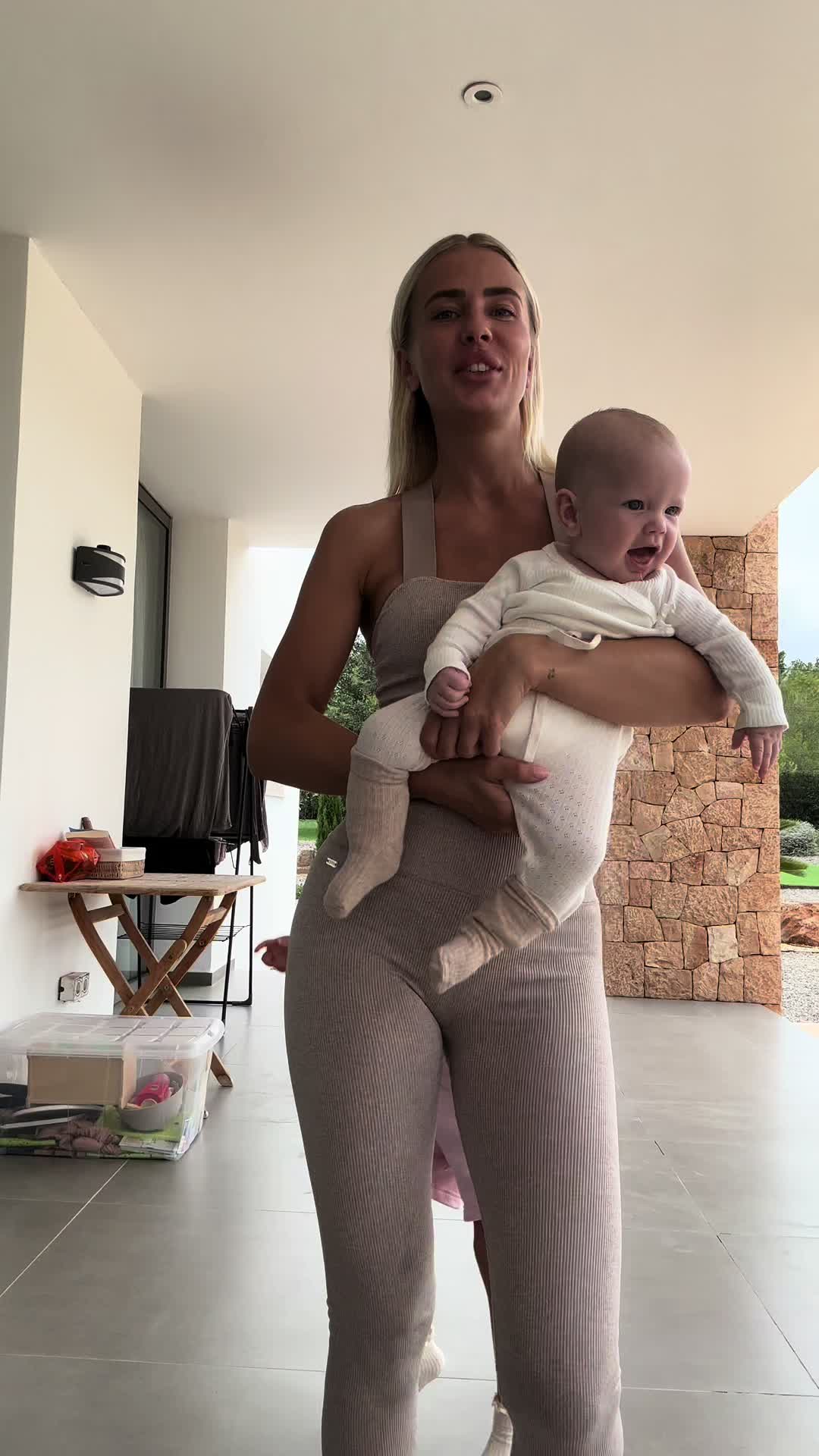 @nikkimarinus