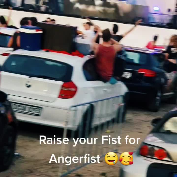 @CaptainLauchiLauchfinger