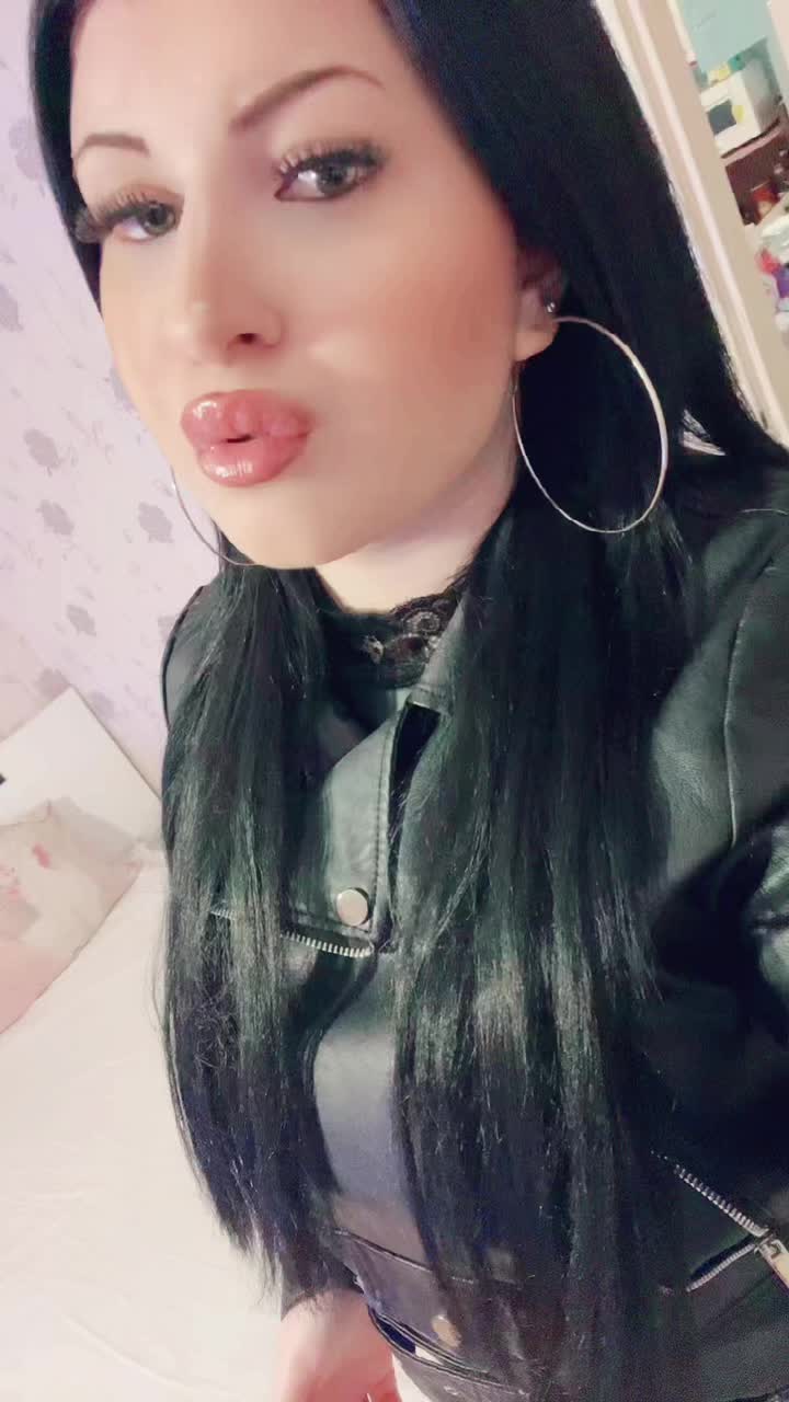 @elis_ queen_20