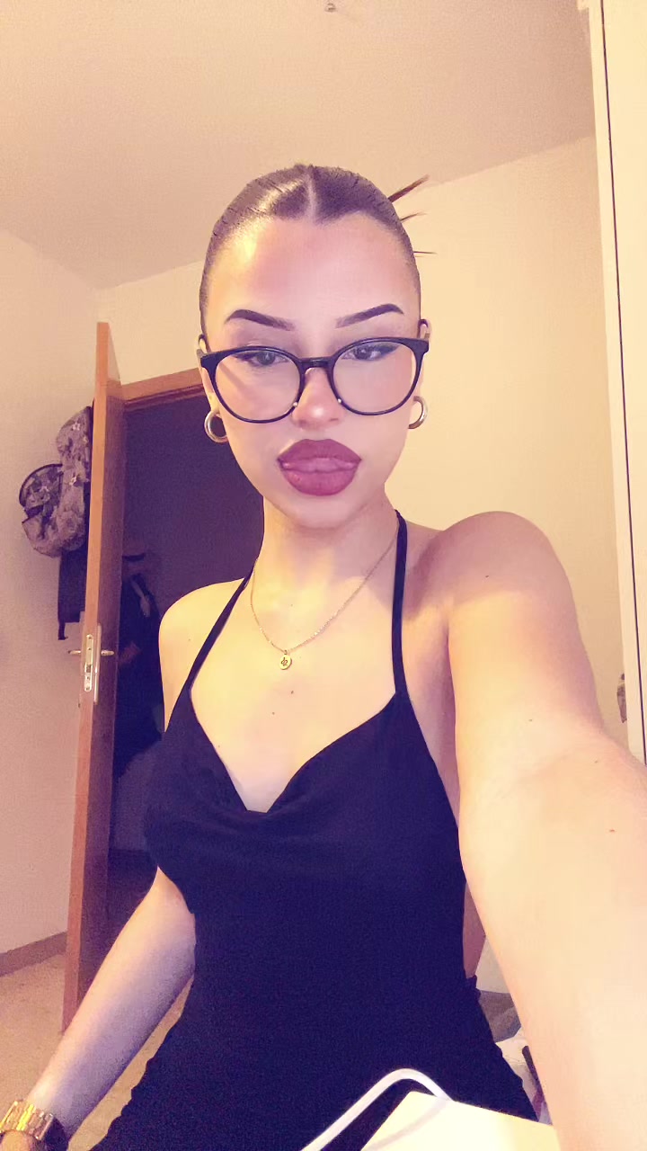 @Lucia🖤