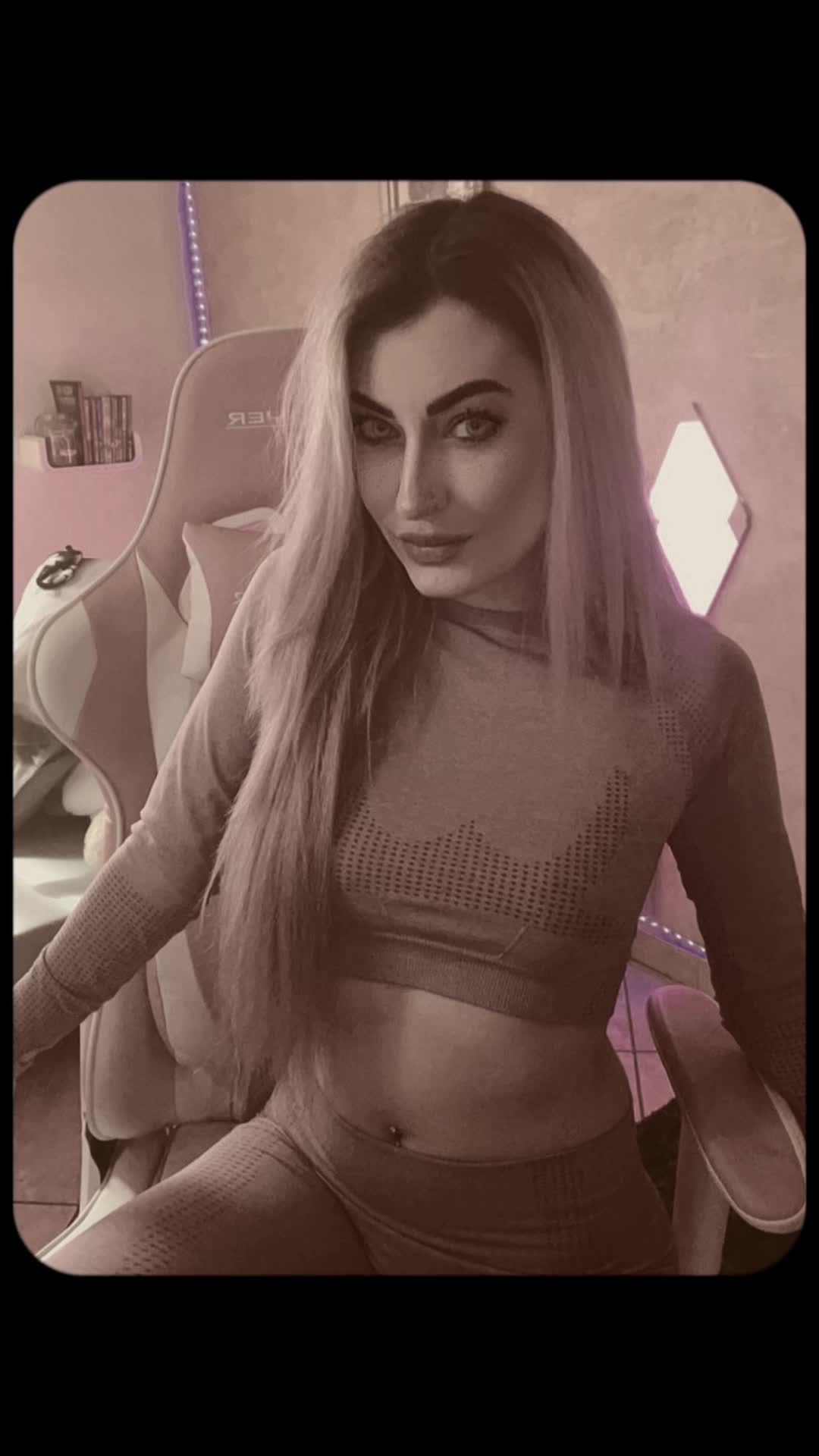 @NadinaV