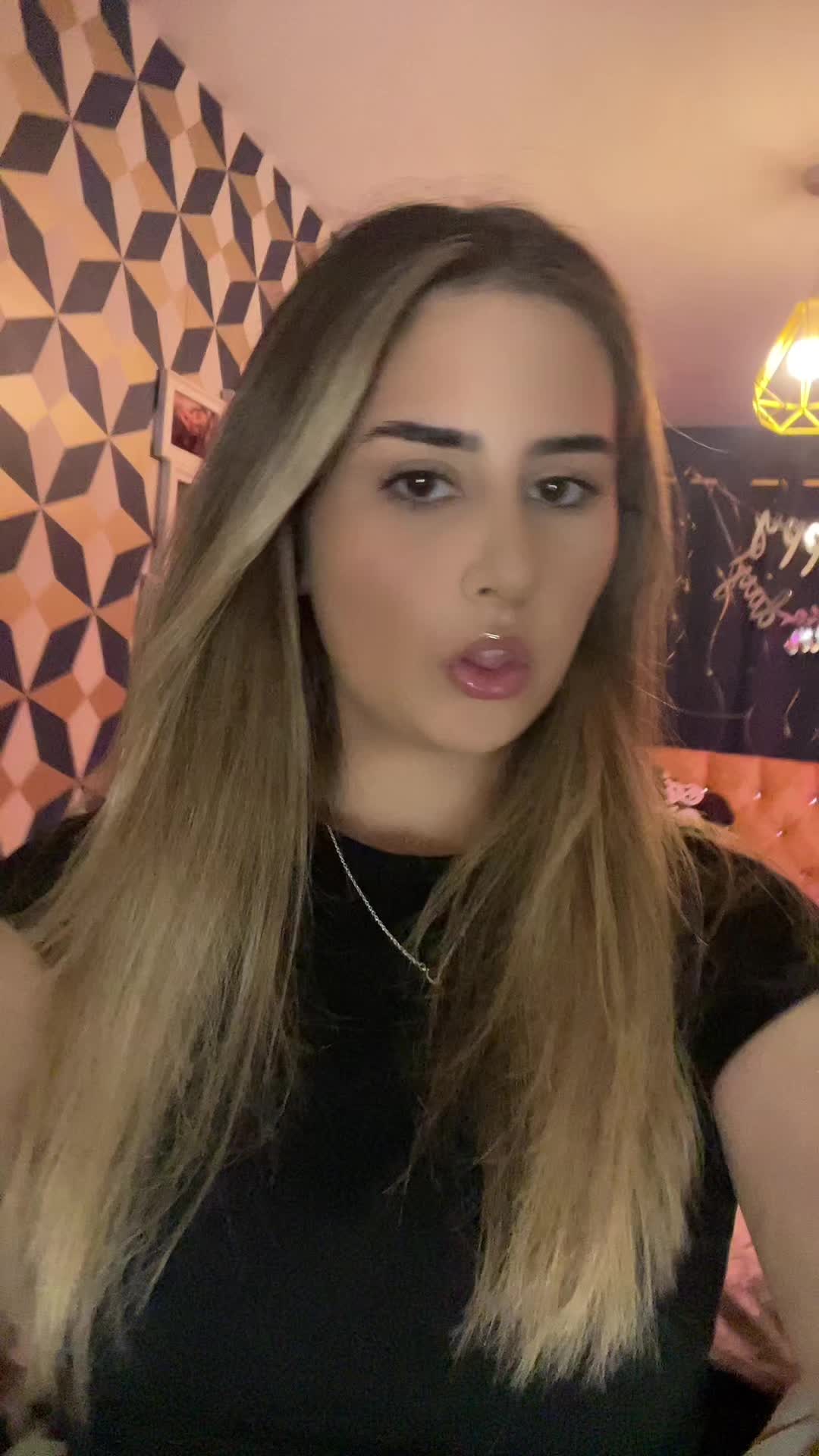 @anna x