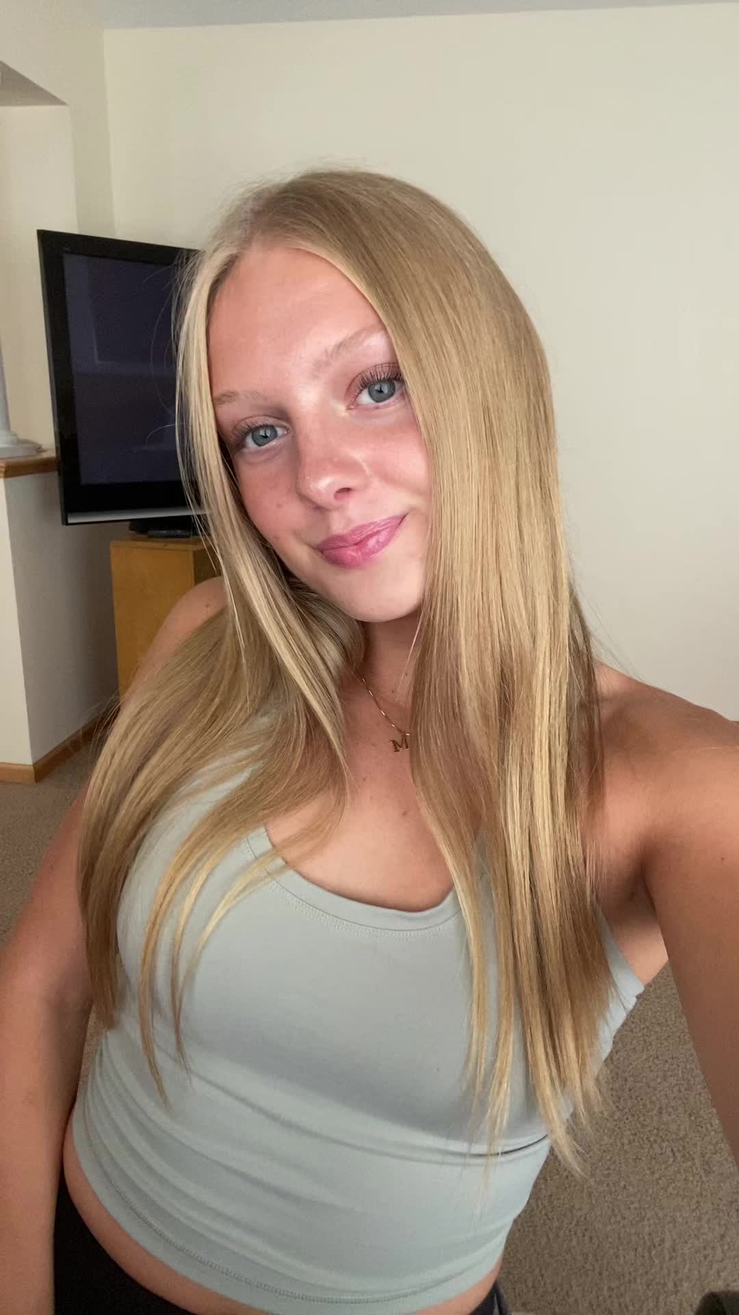 @SCARLETT_spam😝