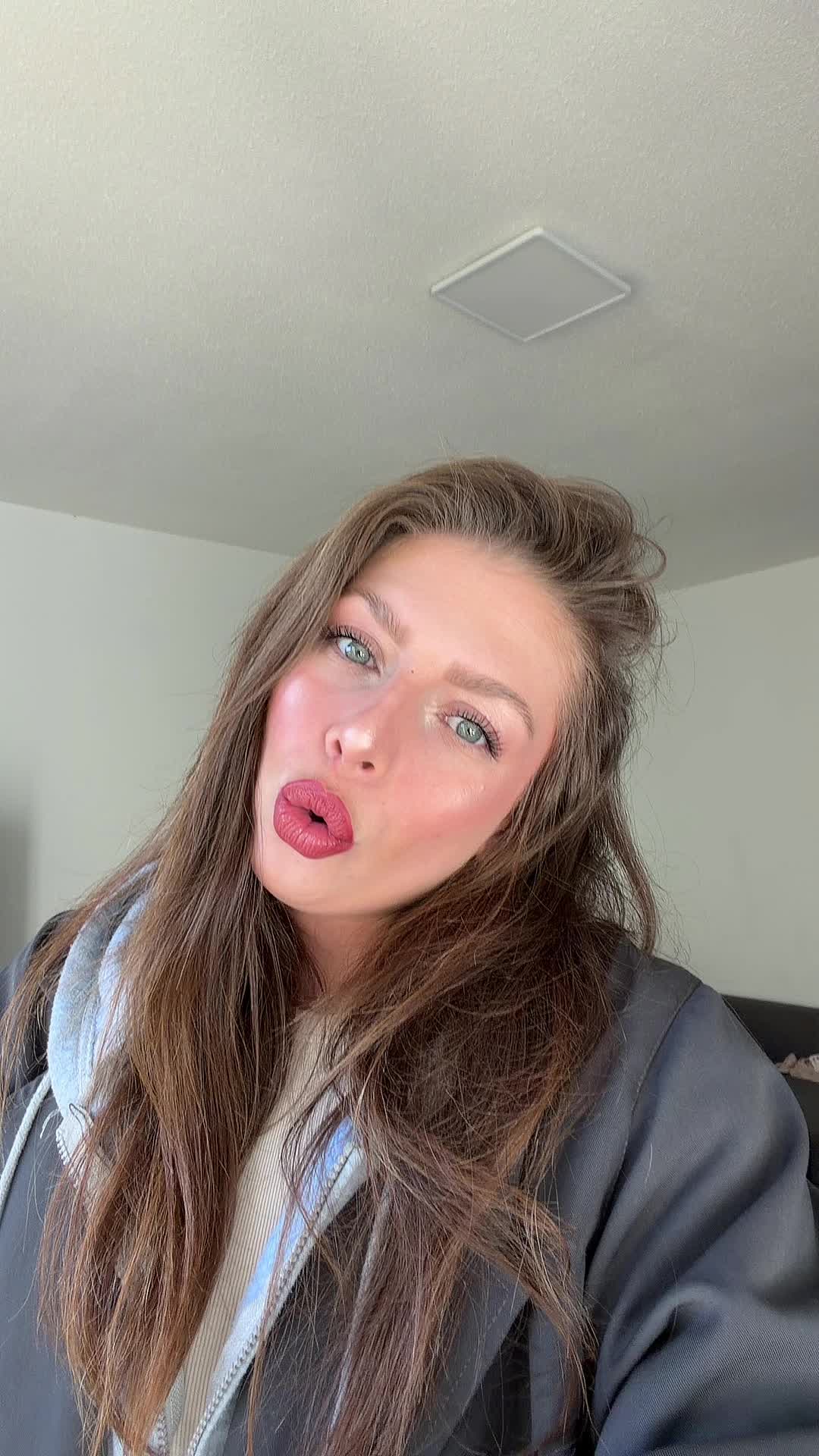 @Élise 👑