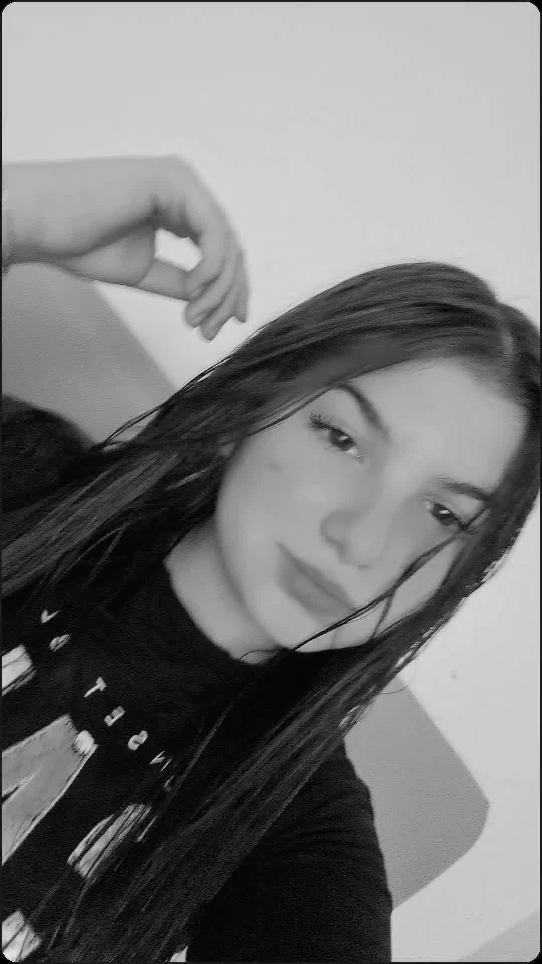 @🖤
