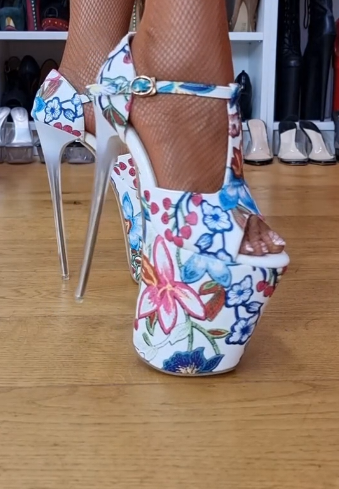 @Queen Of Heels