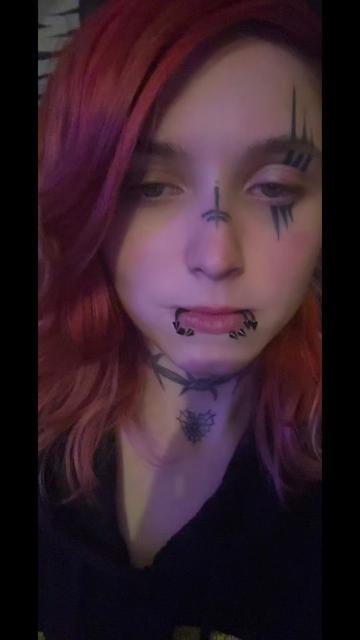 Out of the scams they could’ve thought | BriTheEmo (@britheemo87)
