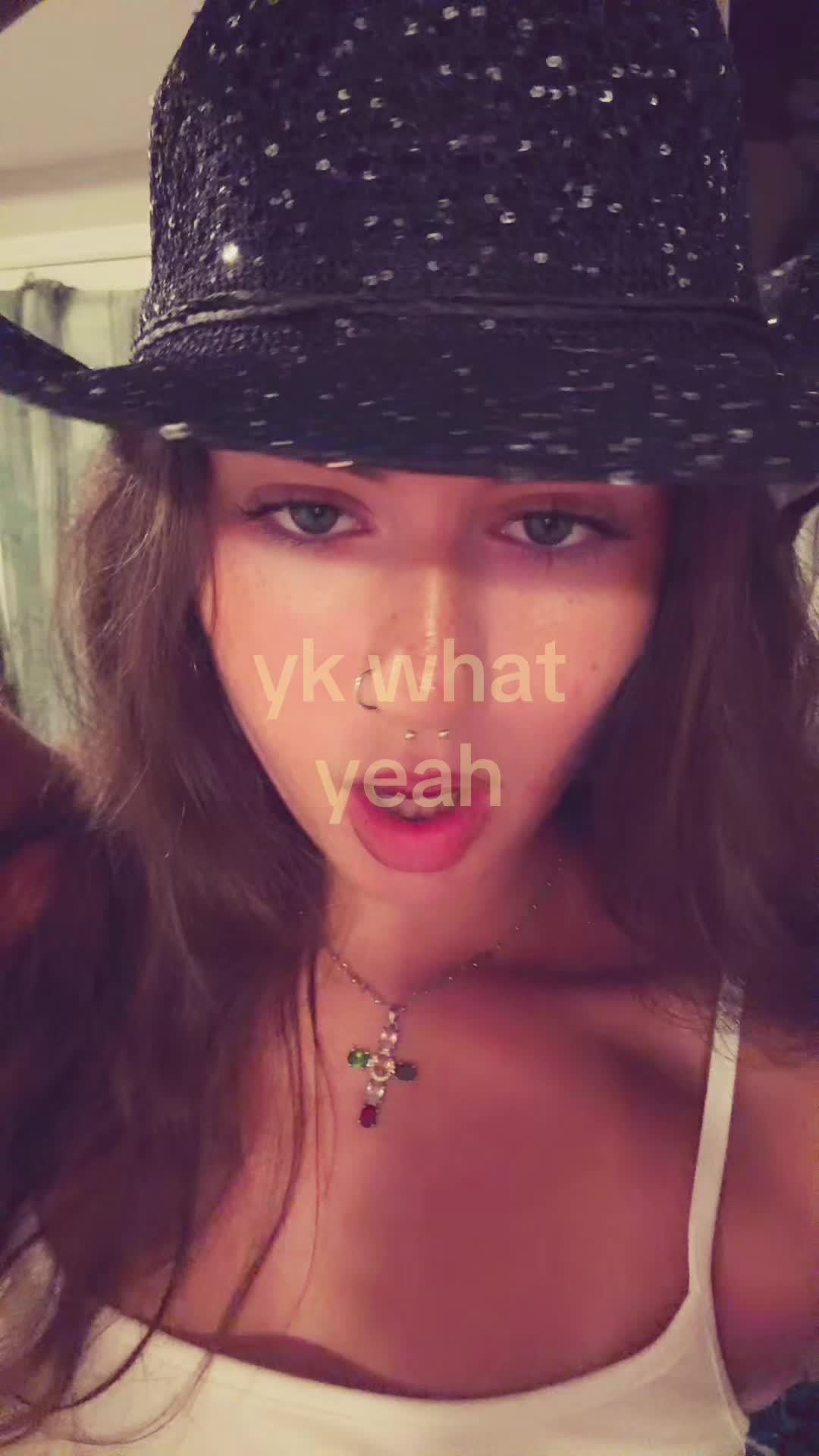 @sophia *ੈ✩‧₊˚