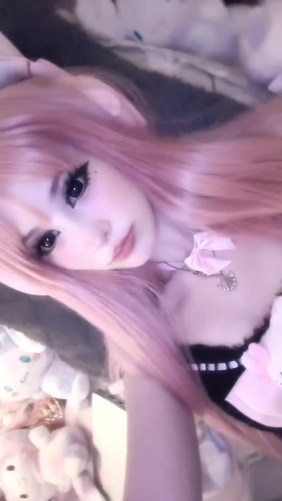 @M⋆୨♡୧⋆