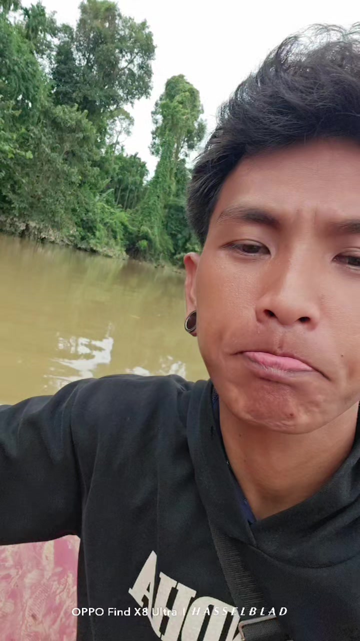 @๐๐๐. ๐ฌ๐จ๐ฅ๐จ ๐๐จ๐ฒ โฆ