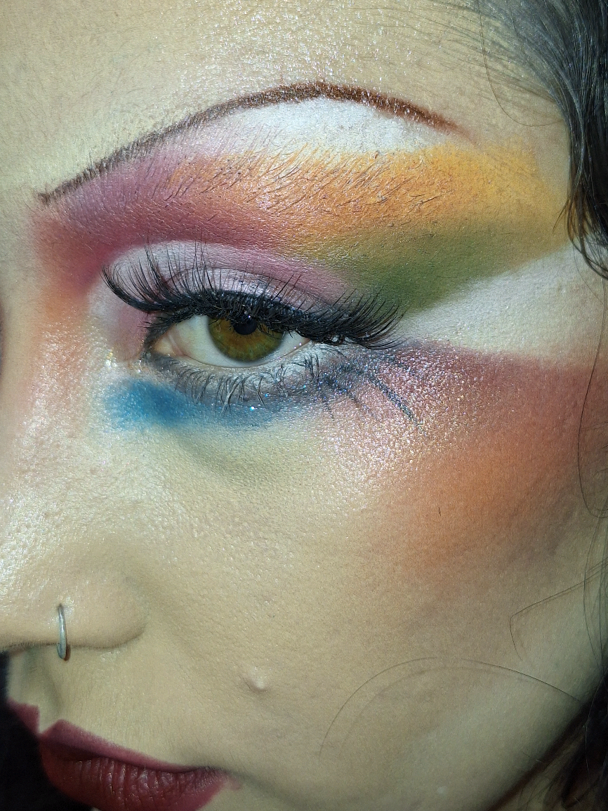 @makeupbyella