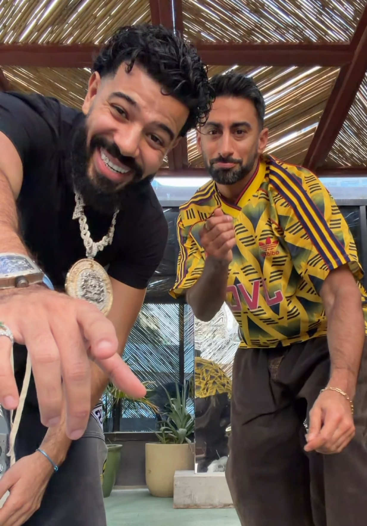 @AB | أنس بوخش