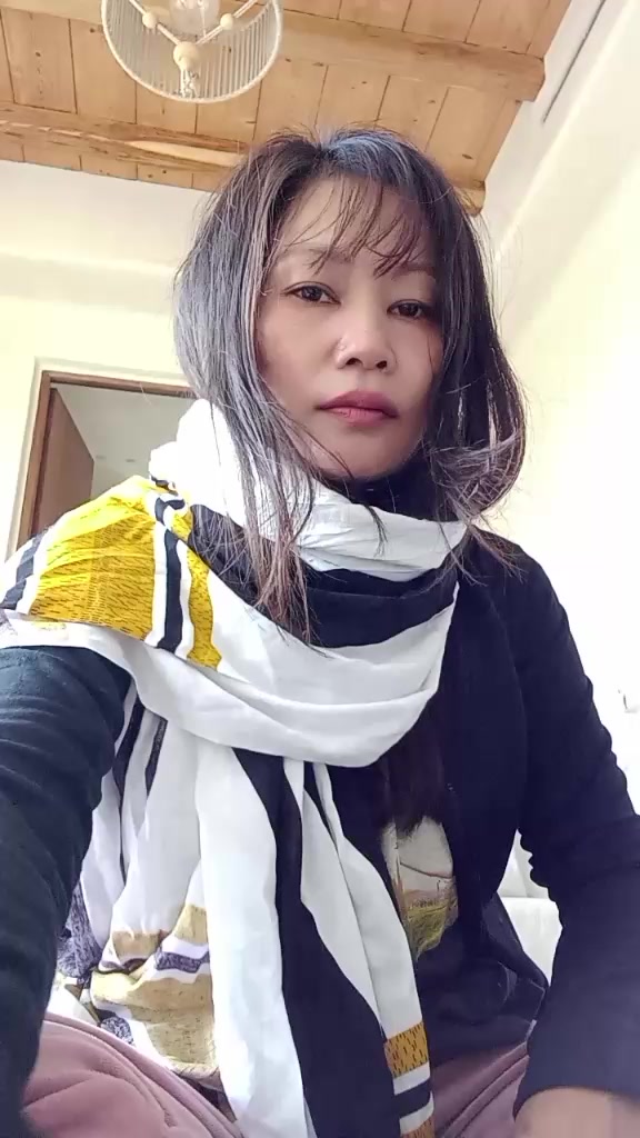@❤️👀Smriti khaling😎👧