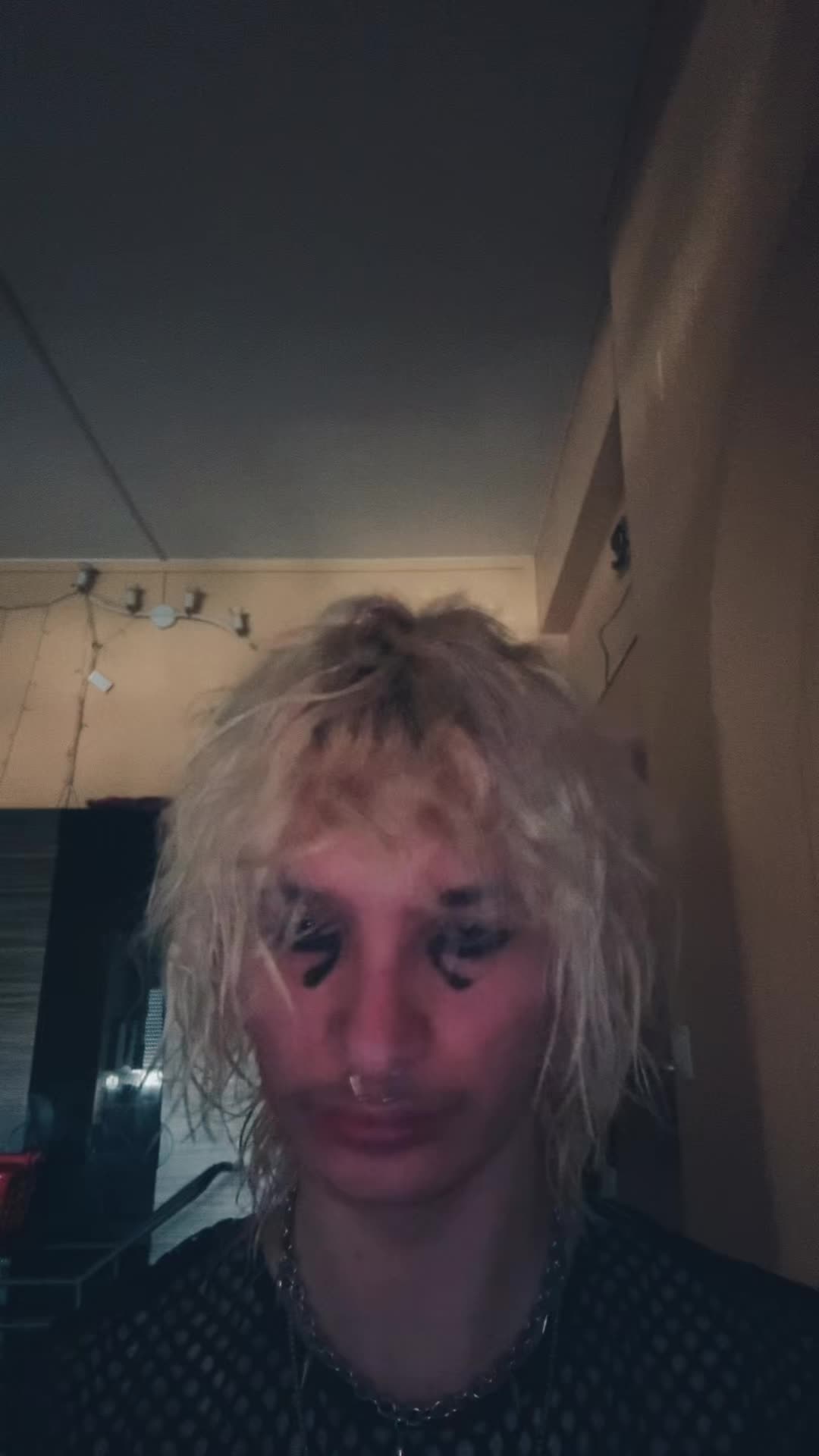 @❉