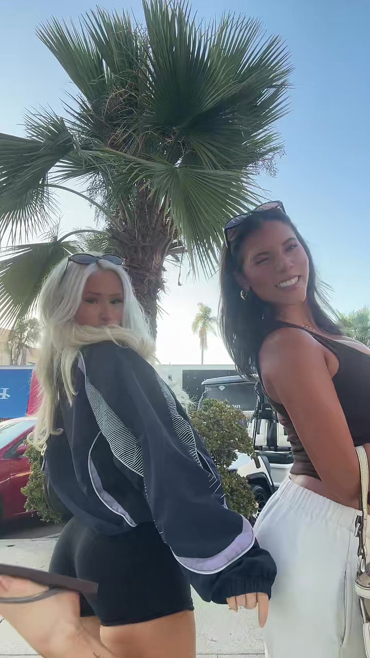 @Char🏄🏼♀️