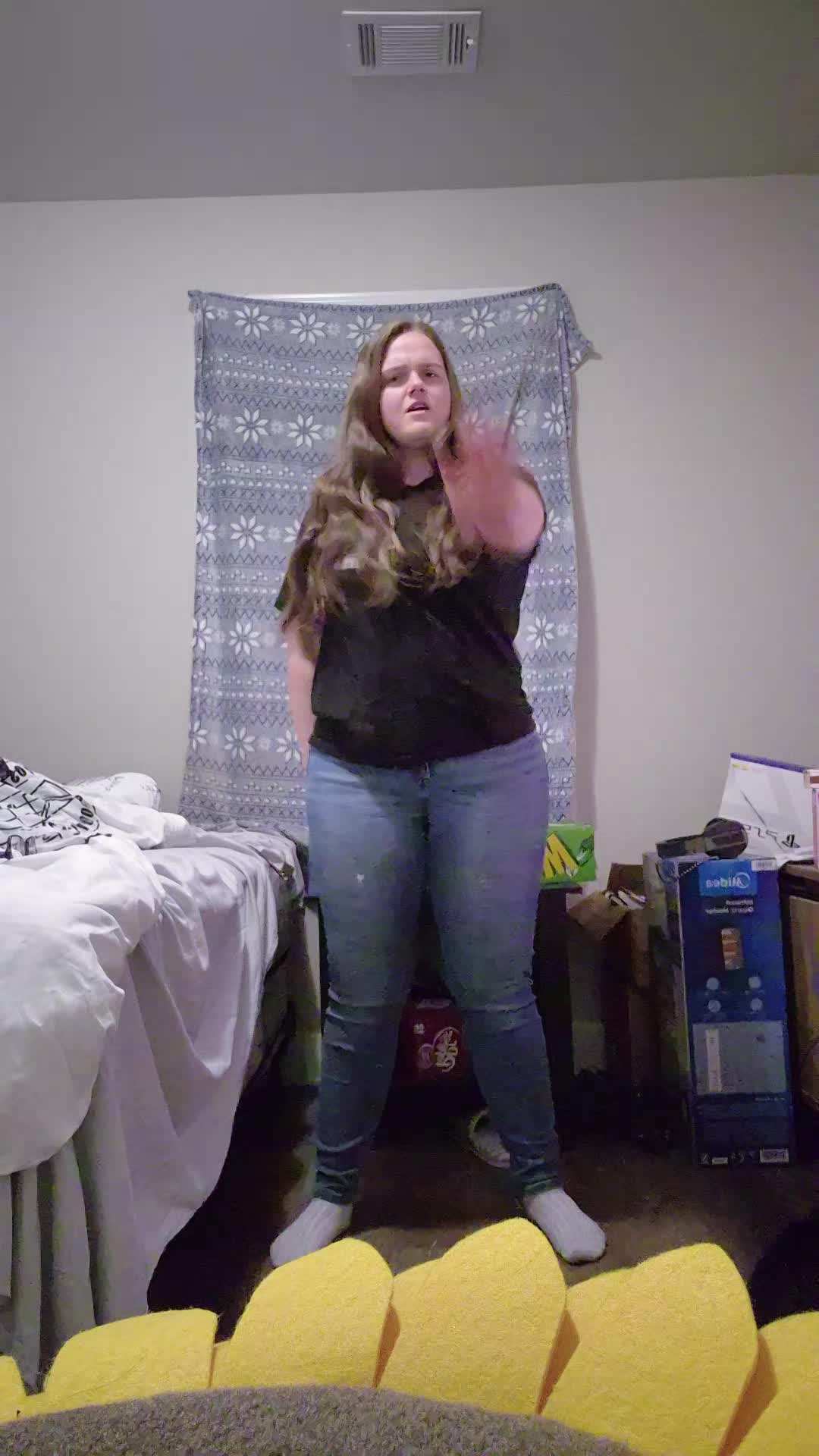 @RandomQueen25