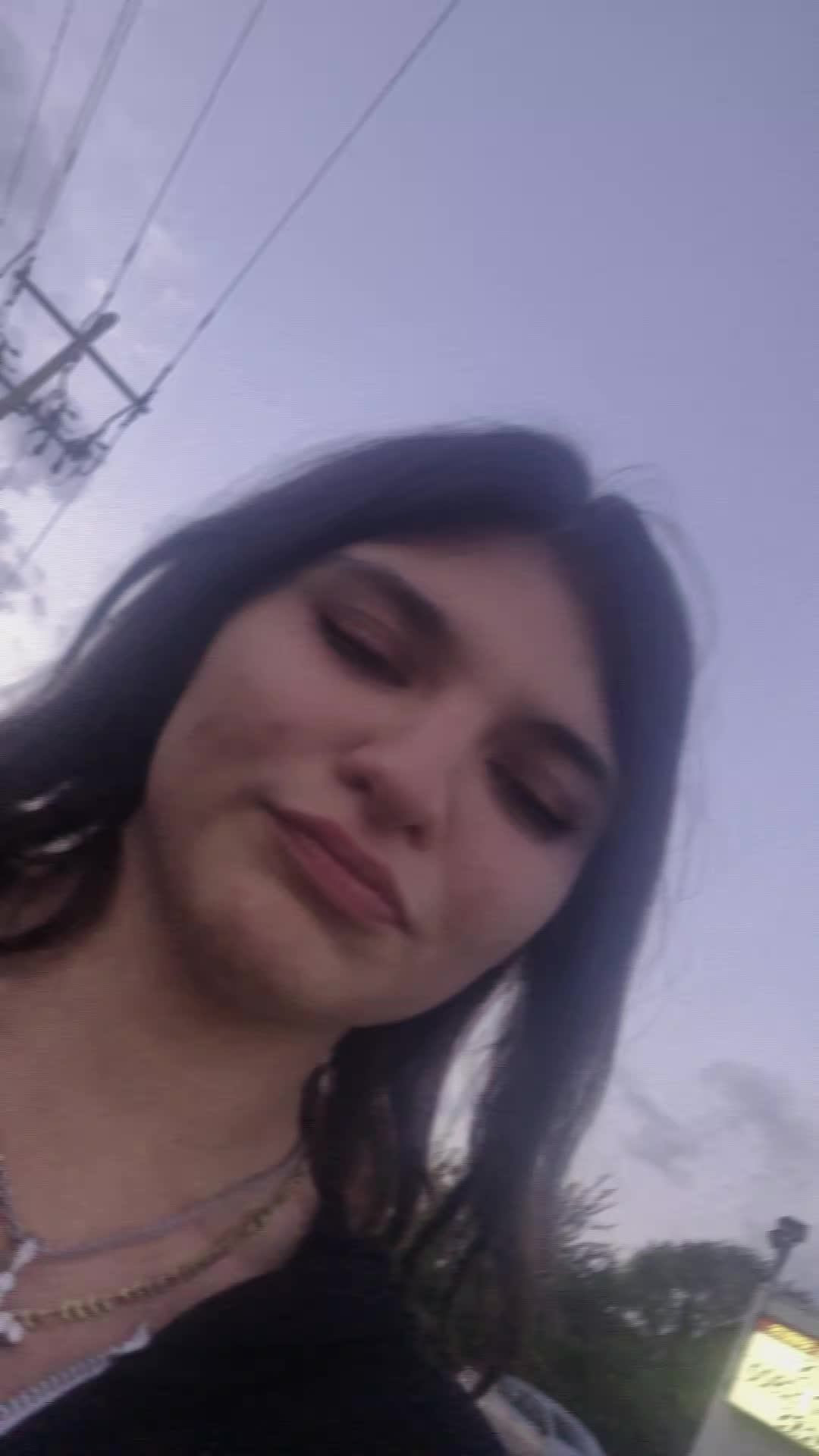 @Bella