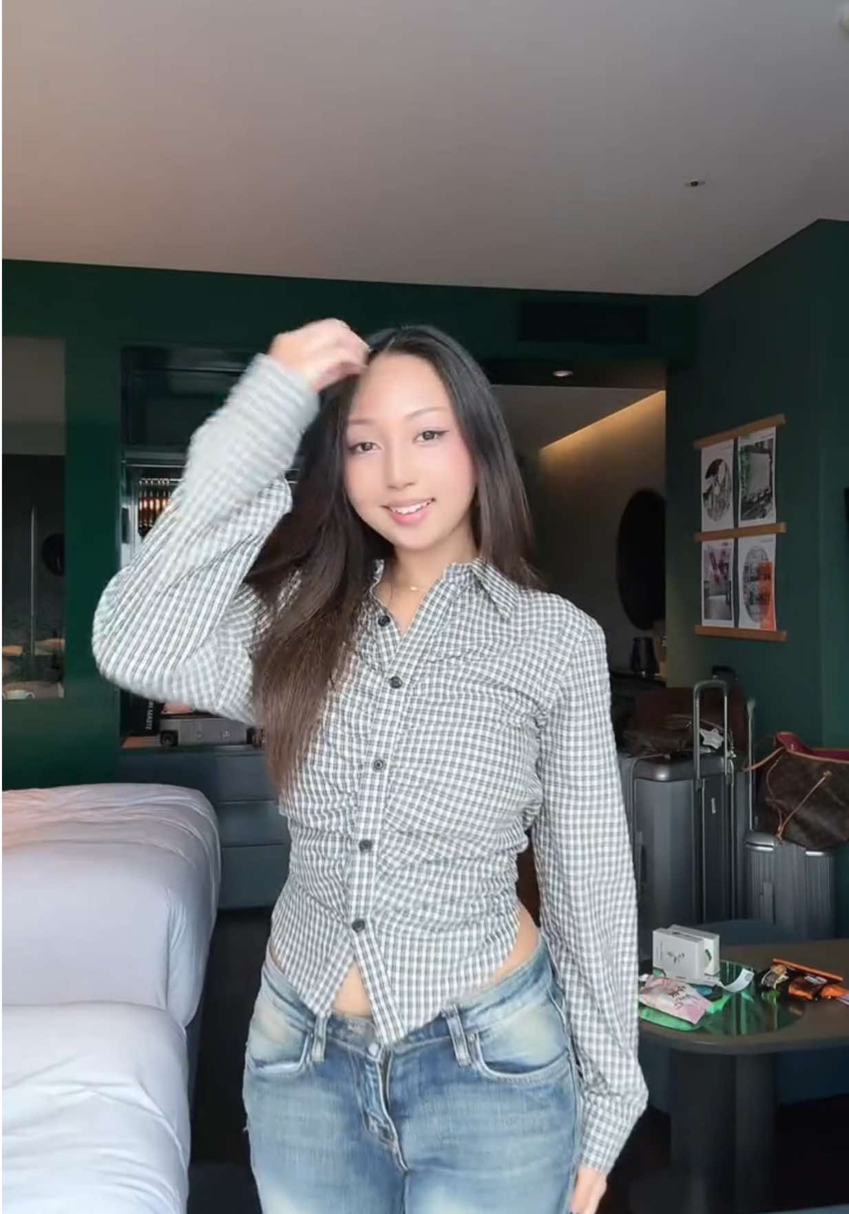 @bella