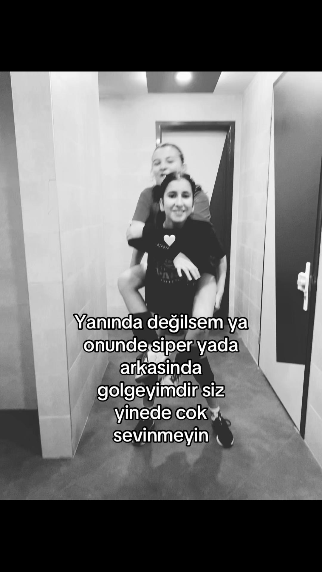 @Afra9️⃣